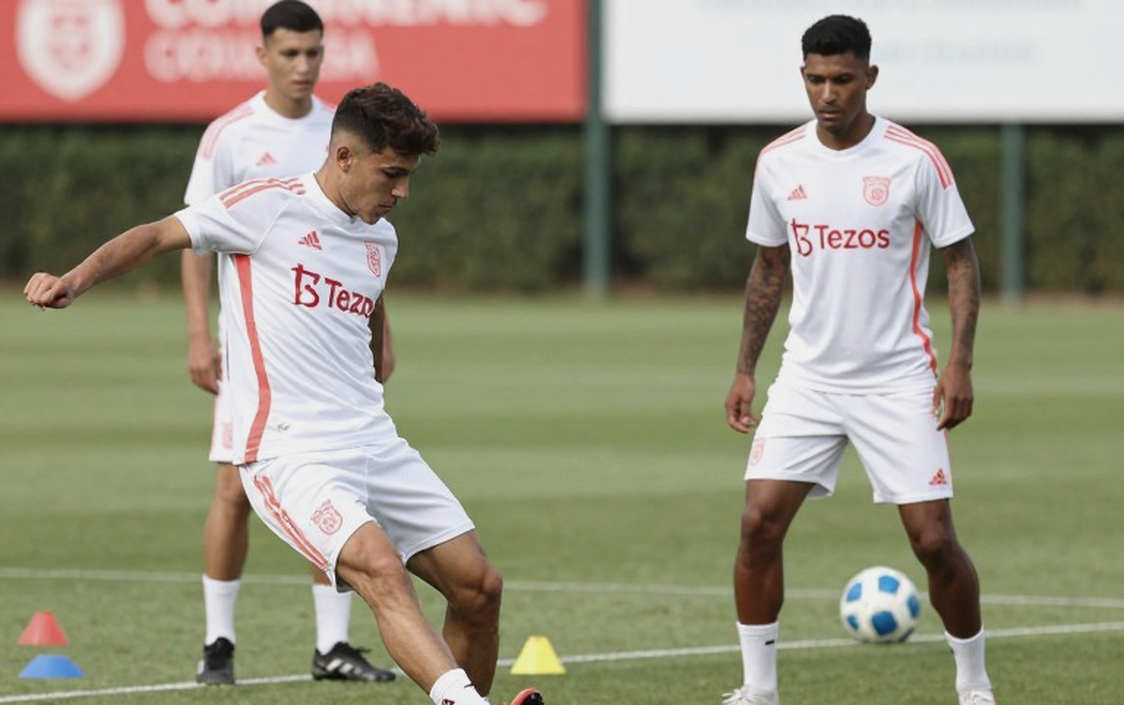 PSG – Lyon dời sang thứ Hai: Luis Enrique, mười đề cử Ballon d'Or và ba lỗ hổng ở ba tầng đội hình